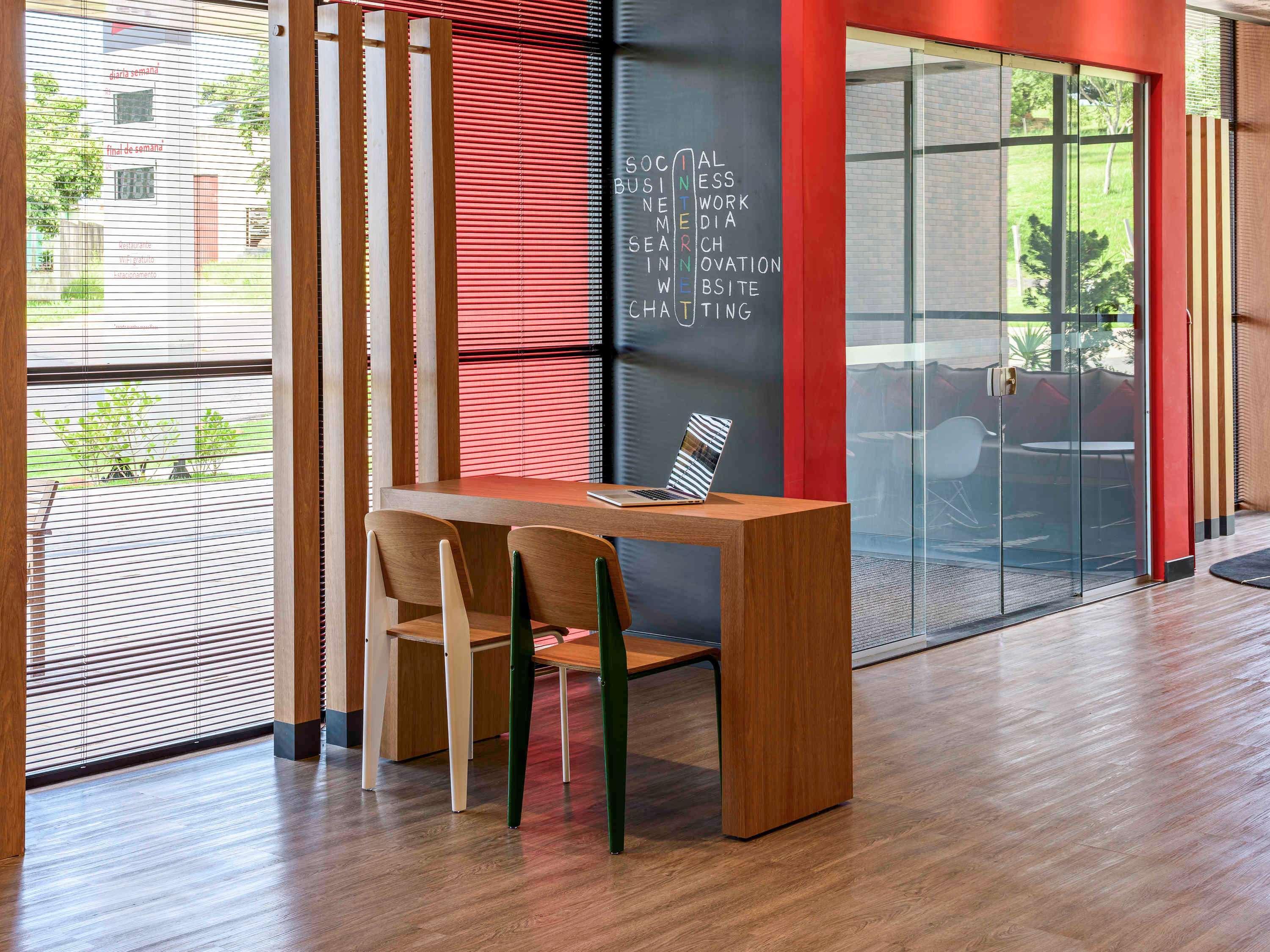 Ibis Guaiba Hotel ภายนอก รูปภาพ